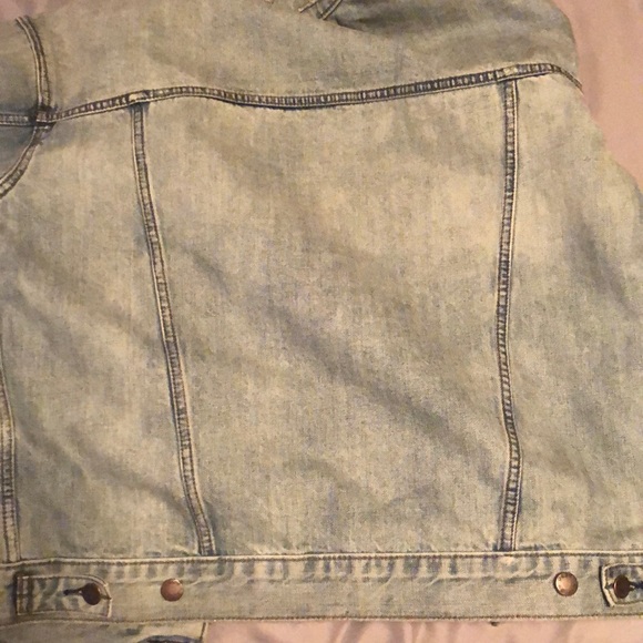 Free people light wash denim jacket - Picture 4 of 4